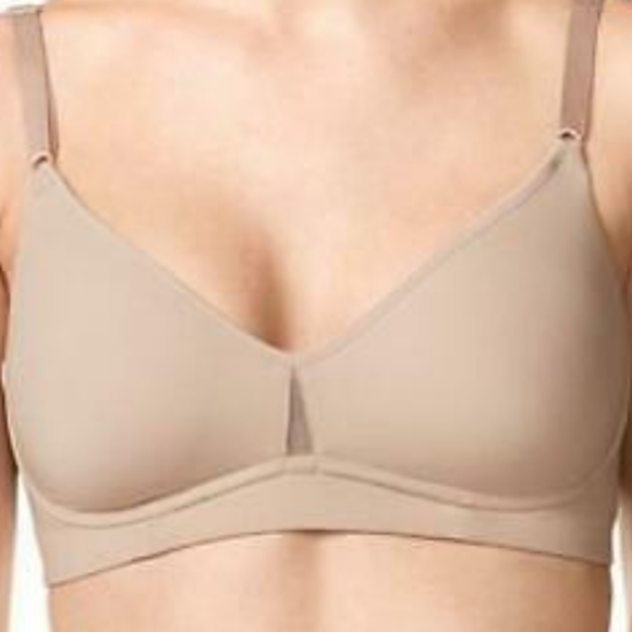 Warners 38B flex revolution bra - Picture 3 of 7